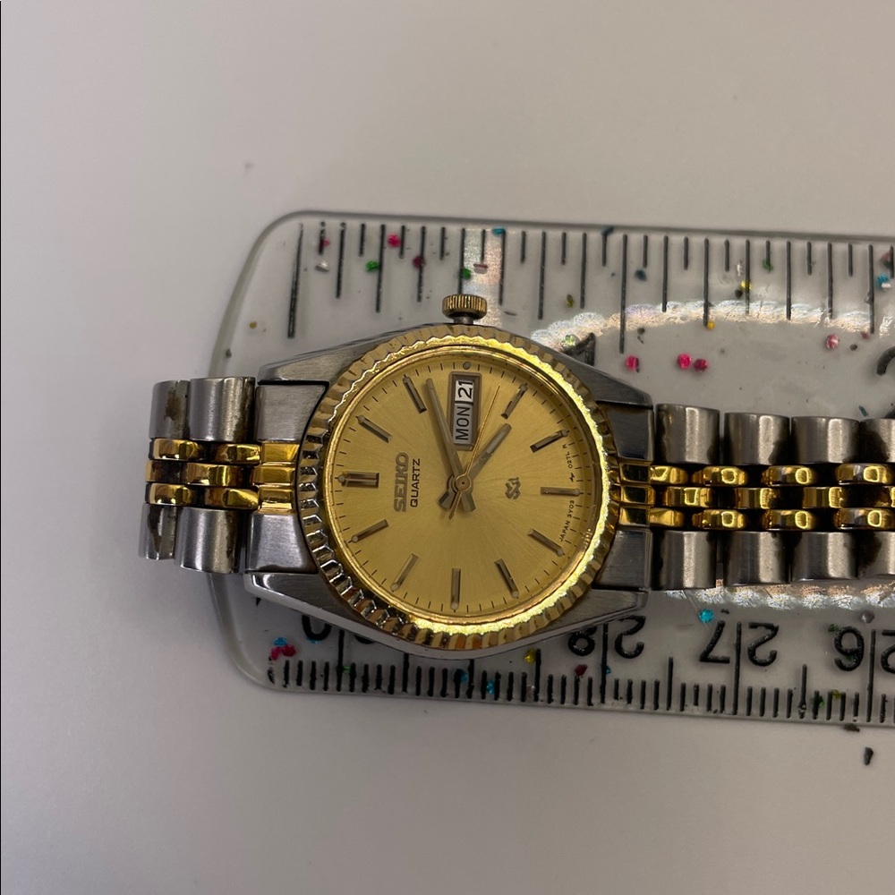 Vintage Seiko Quartz Watch Gold Dial Day Date Two Tone Jubilee Bracelet Classic - Picture 9 of 12